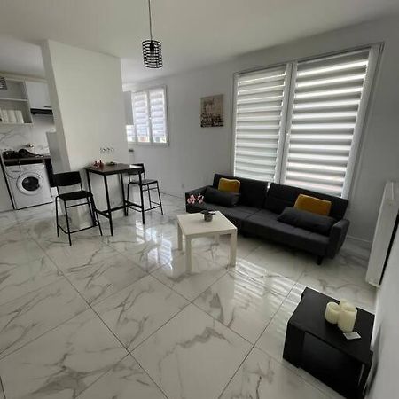 Appartement 2 Pieces, Salon Et Chambre, 44M2 Refait A Neuf Clichy Exterior foto